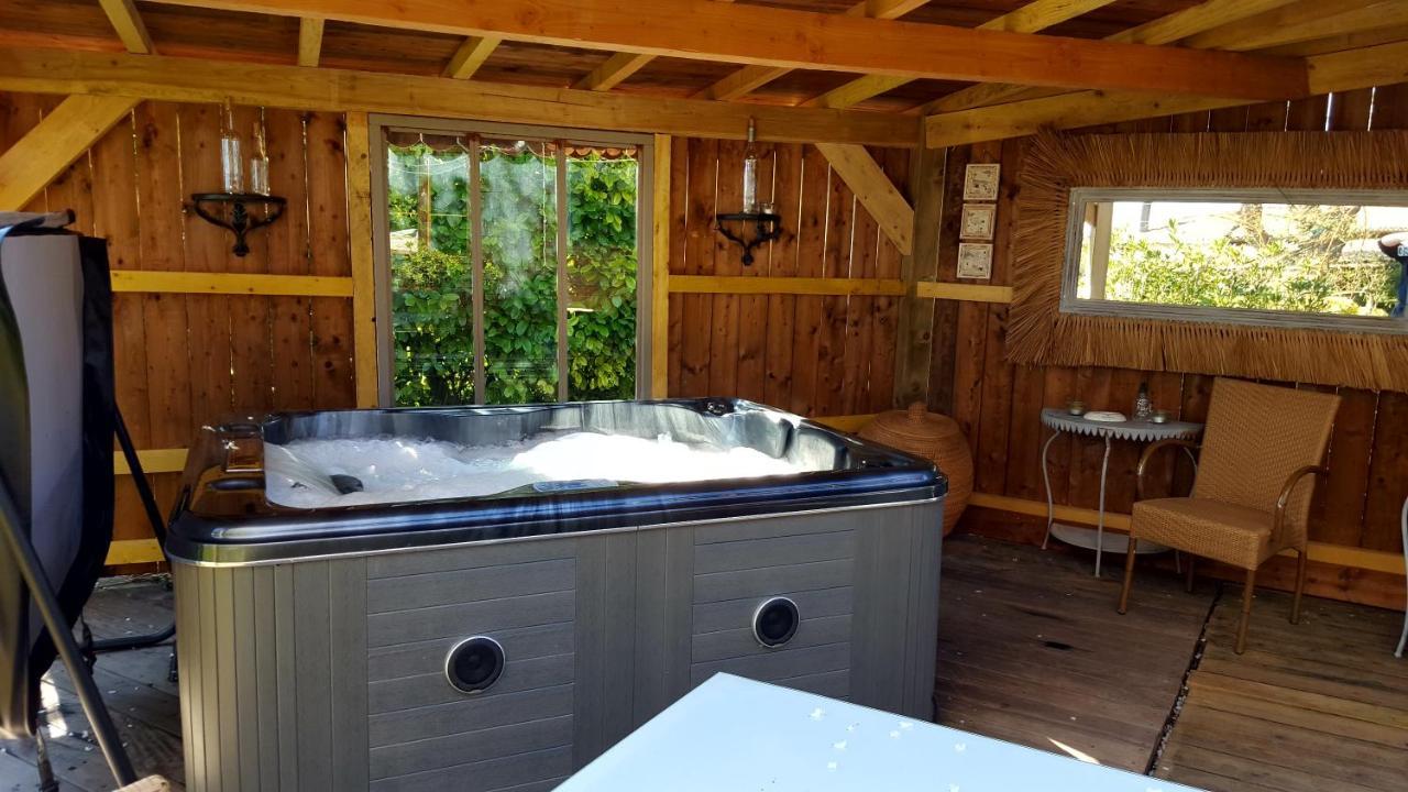 Le Bassin Du Tertre Bed & Breakfast Fronsac  Exterior photo