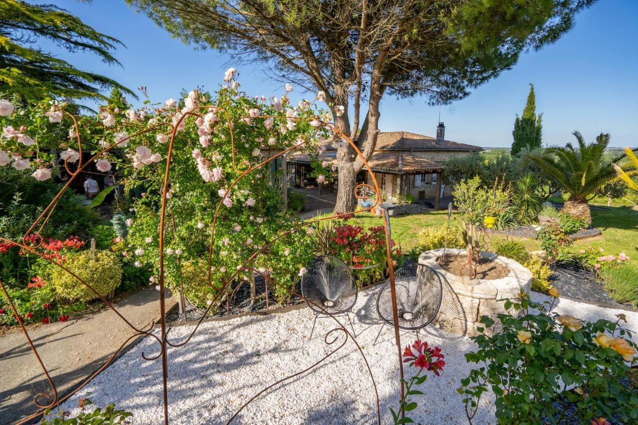 Le Bassin Du Tertre Bed & Breakfast Fronsac  Exterior photo