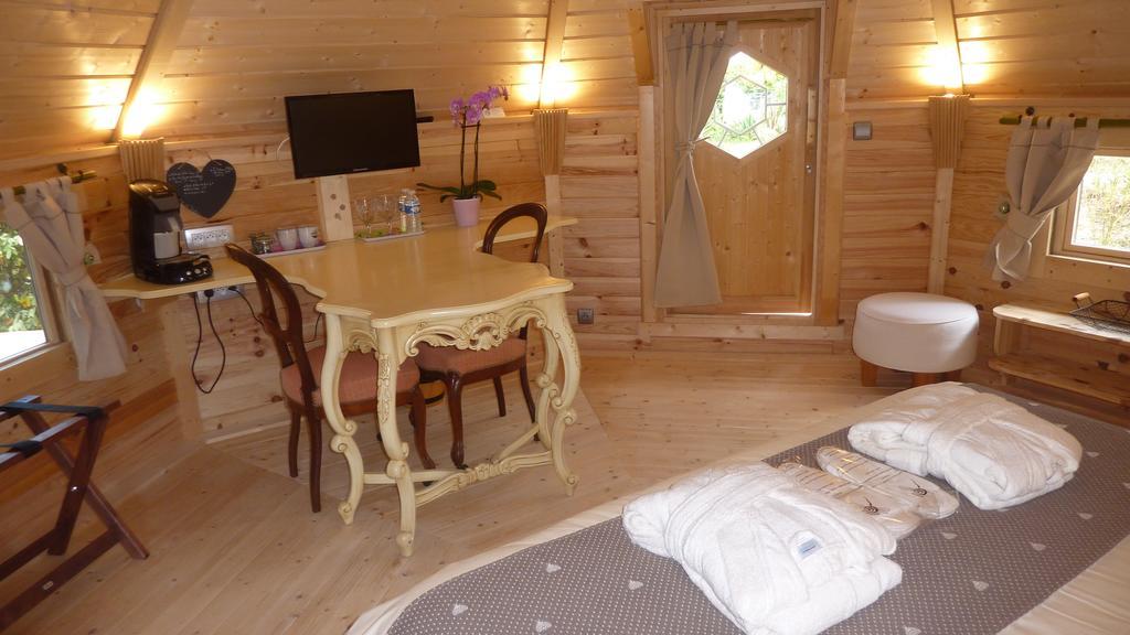 Le Bassin Du Tertre Bed & Breakfast Fronsac  Room photo